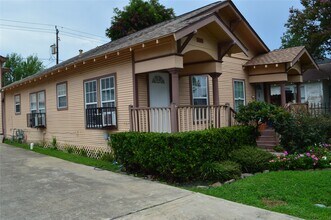 303 Vincent St in Houston, TX - Building Photo - Building Photo