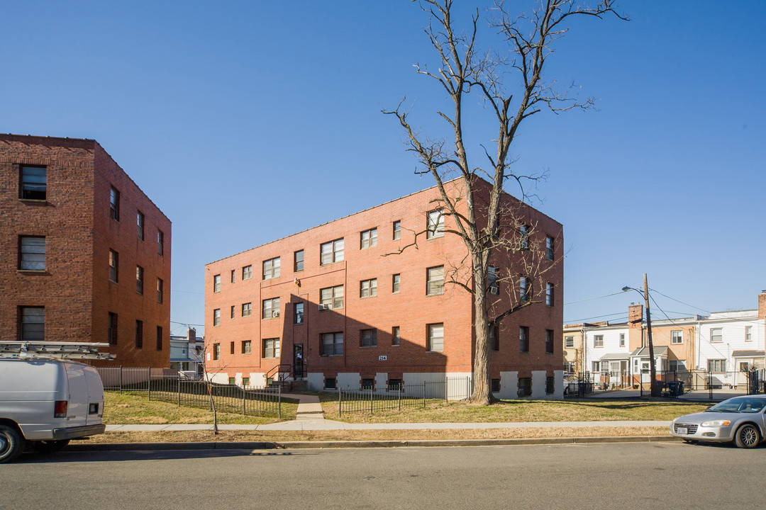 214 Kenilworth Ave NE in Washington, DC - Foto de edificio