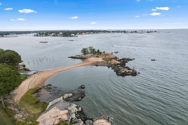 42 Turtle Bay Dr in Branford, CT - Building Photo - Building Photo