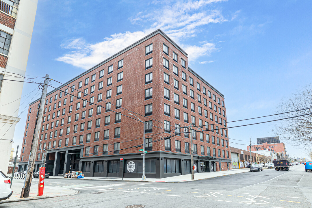 The Willow in Bronx, NY - Building Photo