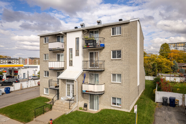 575 Laval Boul