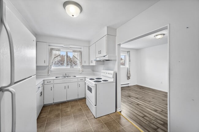 property at 6 Sundial Pl