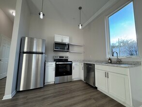 89 Fishburne St in Charleston, SC - Foto de edificio - Building Photo