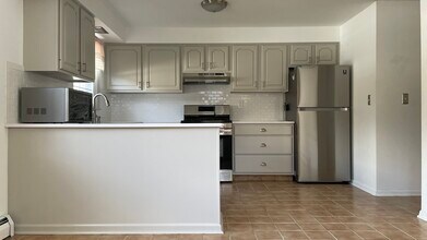 22 Rita Ave in Fairfield, CT - Building Photo - Building Photo