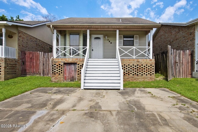 property at 104 Rue Calliope