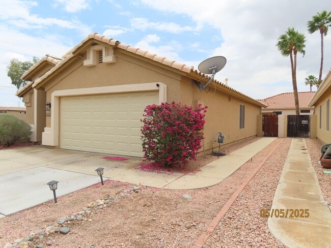 11525 W Cottontail Ct in Surprise, AZ - Building Photo - Building Photo