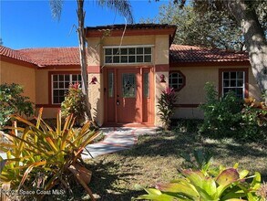 1300 Eldron Blvd SE in Palm Bay, FL - Foto de edificio - Building Photo