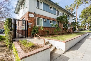 Green Leaf Apartments