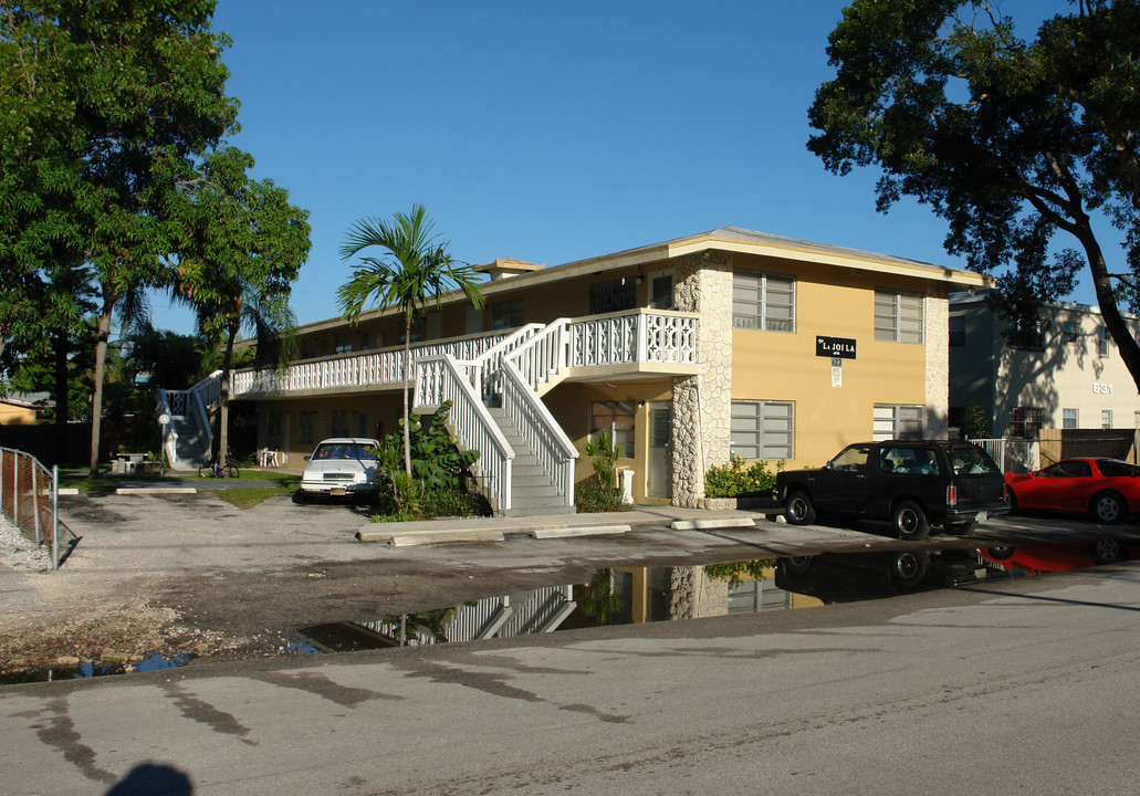 623 NE 5th Ave in Fort Lauderdale, FL - Building Photo