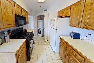 147 Kelton St, Unit 312 in Boston, MA - Building Photo - Building Photo