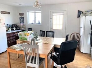 309 Beacon St, Unit 1 in Somerville, MA - Building Photo - Building Photo