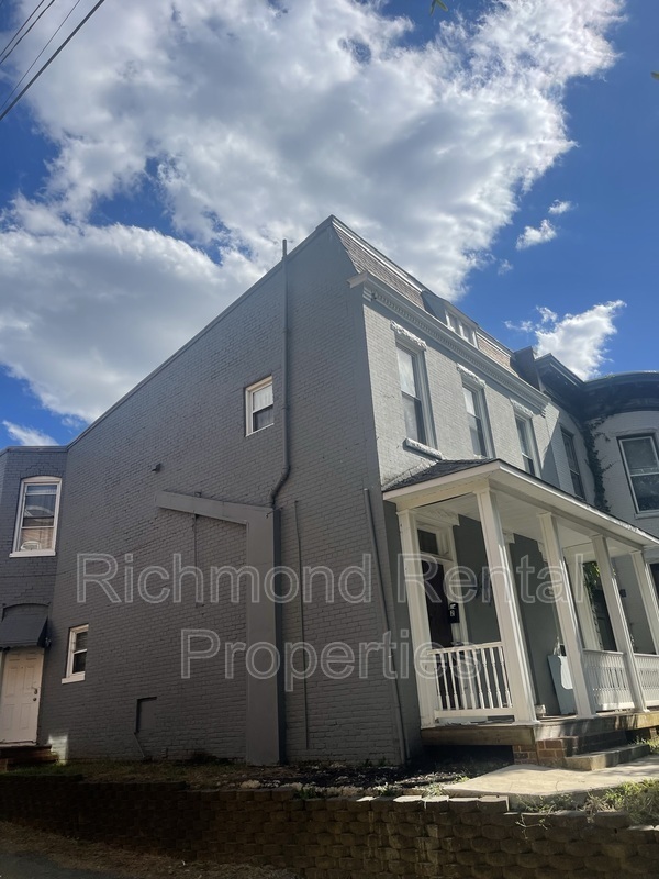 property at 3 N Harvie St