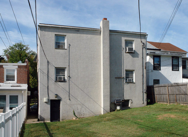 124 E 6th Ave in Conshohocken, PA - Foto de edificio - Building Photo