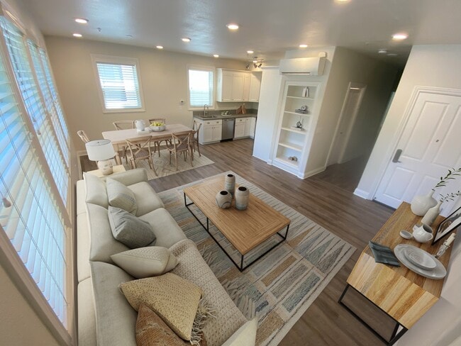 1524 F St, Unit Apr 203 in Sacramento, CA - Building Photo - Building Photo