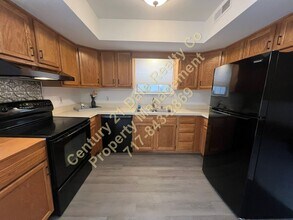 3137 Long Meadow Dr in Dover, PA - Building Photo - Building Photo