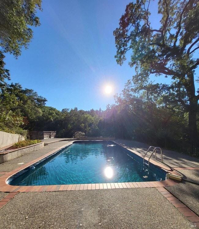 848 Acalanes Rd in Lafayette, CA - Building Photo - Building Photo