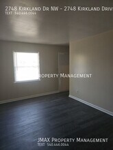 2748 Kirkland Dr NW in Roanoke, VA - Foto de edificio - Building Photo