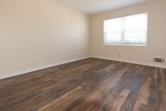 3512 Brockton Ln in Louisville, KY - Building Photo - Building Photo