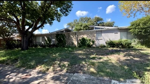 7040 Briarmeadow Dr in Dallas, TX - Building Photo - Building Photo