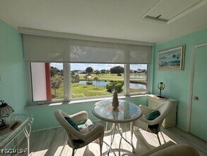 1700 Pine Valley Dr in Ft. Myers, FL - Foto de edificio - Building Photo