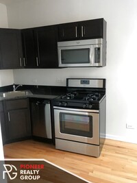 4220 N Sheridan Rd, Unit 0413 in Chicago, IL - Building Photo - Building Photo