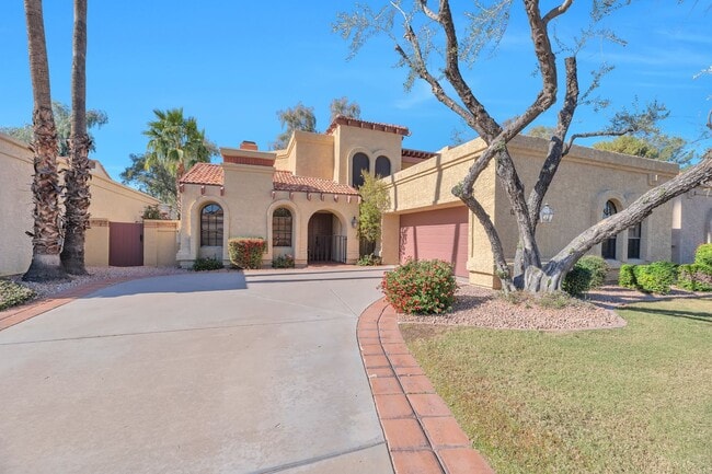 property at 10566 N 87th Pl