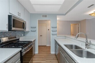 3231 Cheviot Vista Pl, Unit 307 in Los Angeles, CA - Building Photo - Building Photo