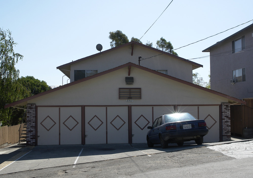 2311 John Ct in Castro Valley, CA - Building Photo