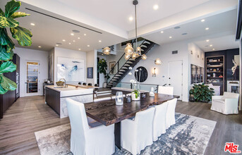 8572 Hillside Ave in Los Angeles, CA - Building Photo - Building Photo