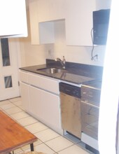 429 Marlborough St, Unit 1 in Boston, MA - Foto de edificio - Building Photo