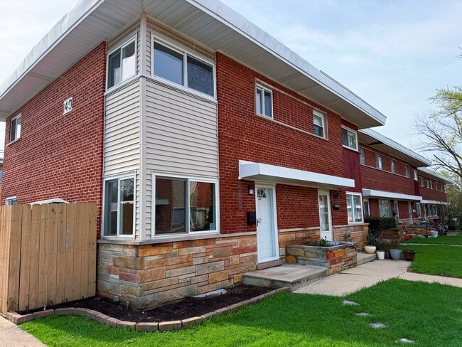 property at 140 E Northwest Hwy