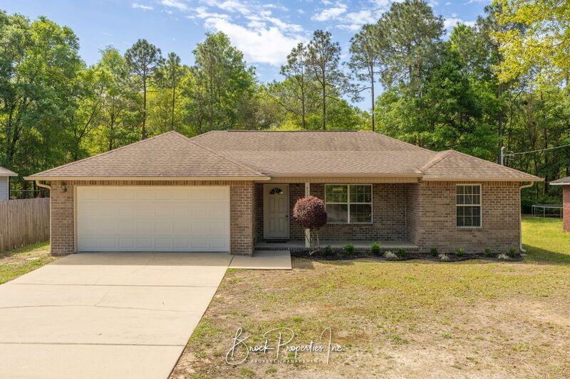 6729 Trail Ride S in Milton, FL - Building Photo