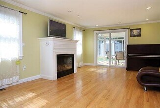 1593 Centre St in Boston, MA - Building Photo - Building Photo