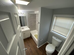 112 Laurel St in Beverly, NJ - Building Photo - Building Photo