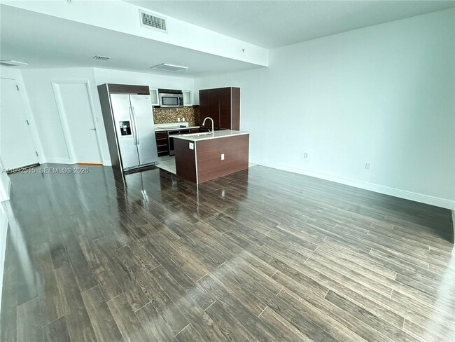 property at 1900 N Bayshore Dr