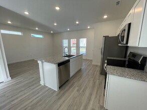 841 Massachusetts Ave in Bentonville, AR - Foto de edificio - Building Photo