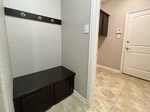 11 Silver Arrow Court in Spring, TX - Building Photo - Building Photo