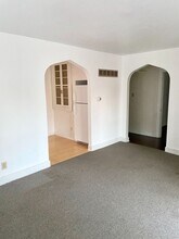 511 W 16th Ave in Hutchinson, KS - Building Photo - Building Photo