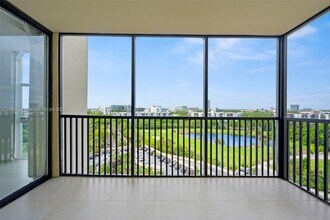 20301 W Country Club Dr, Unit 1122 in Aventura, FL - Building Photo - Building Photo