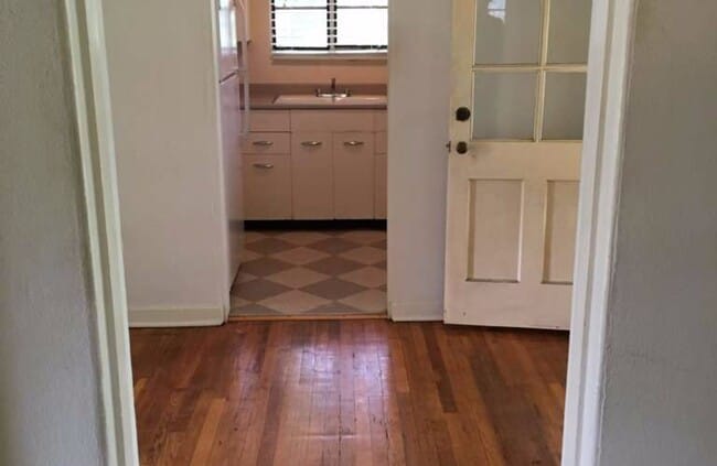 1302 Kirkwood Rd in Austin, TX - Building Photo - Building Photo