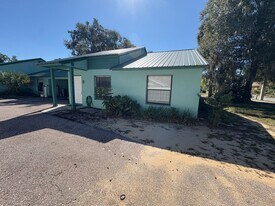 316-318 N Simpson St in Mount Dora, FL - Building Photo