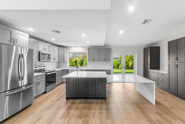 property at 4593 Ellwood Dr