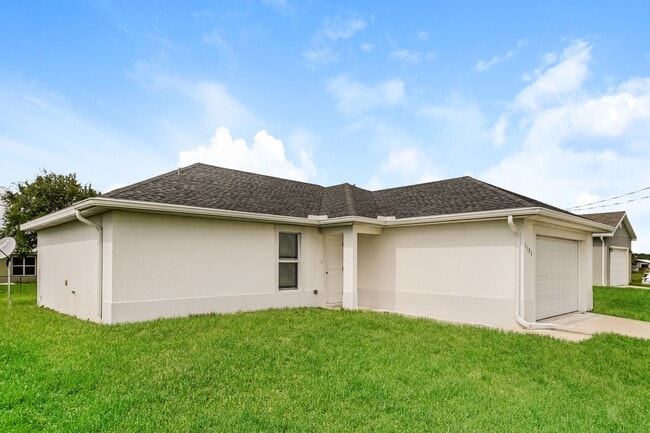 1193 Venus Lp in La Belle, FL - Building Photo - Building Photo