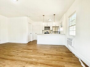 3011 London St in Los Angeles, CA - Building Photo - Building Photo