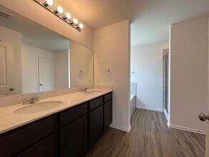 601 Chickasaw Ln in Hutto, TX - Building Photo - Building Photo