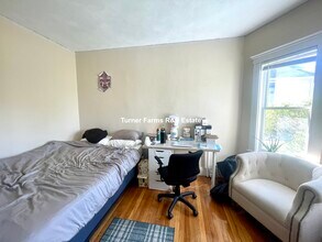 110 College Ave, Unit 1 in Medford, MA - Building Photo - Building Photo