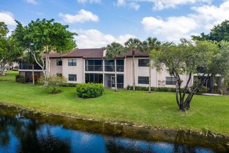 21500 Cypress Hammock Dr in Boca Raton, FL - Building Photo - Building Photo