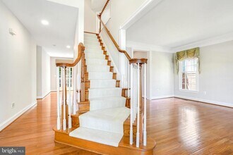 3530 Schuerman House Dr in Fairfax, VA - Building Photo - Building Photo