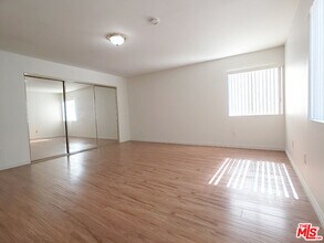 954 Fedora St-Unit -A in Los Angeles, CA - Building Photo - Building Photo