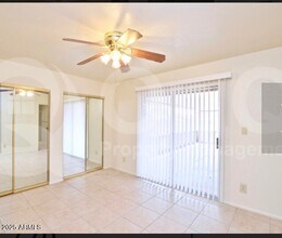 8907 West Campbell Ave in Phoenix, AZ - Foto de edificio - Building Photo